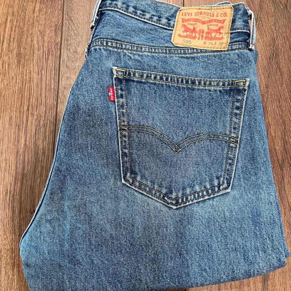 Levi’s 505 Orginal Straight Leg Regular Men’s Jeans 36x32 Medium Wash